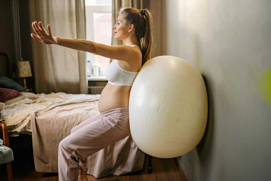 Image of a pregnant woman doing exercise, representing the benefits of exercise during pregnancy for maternal health.